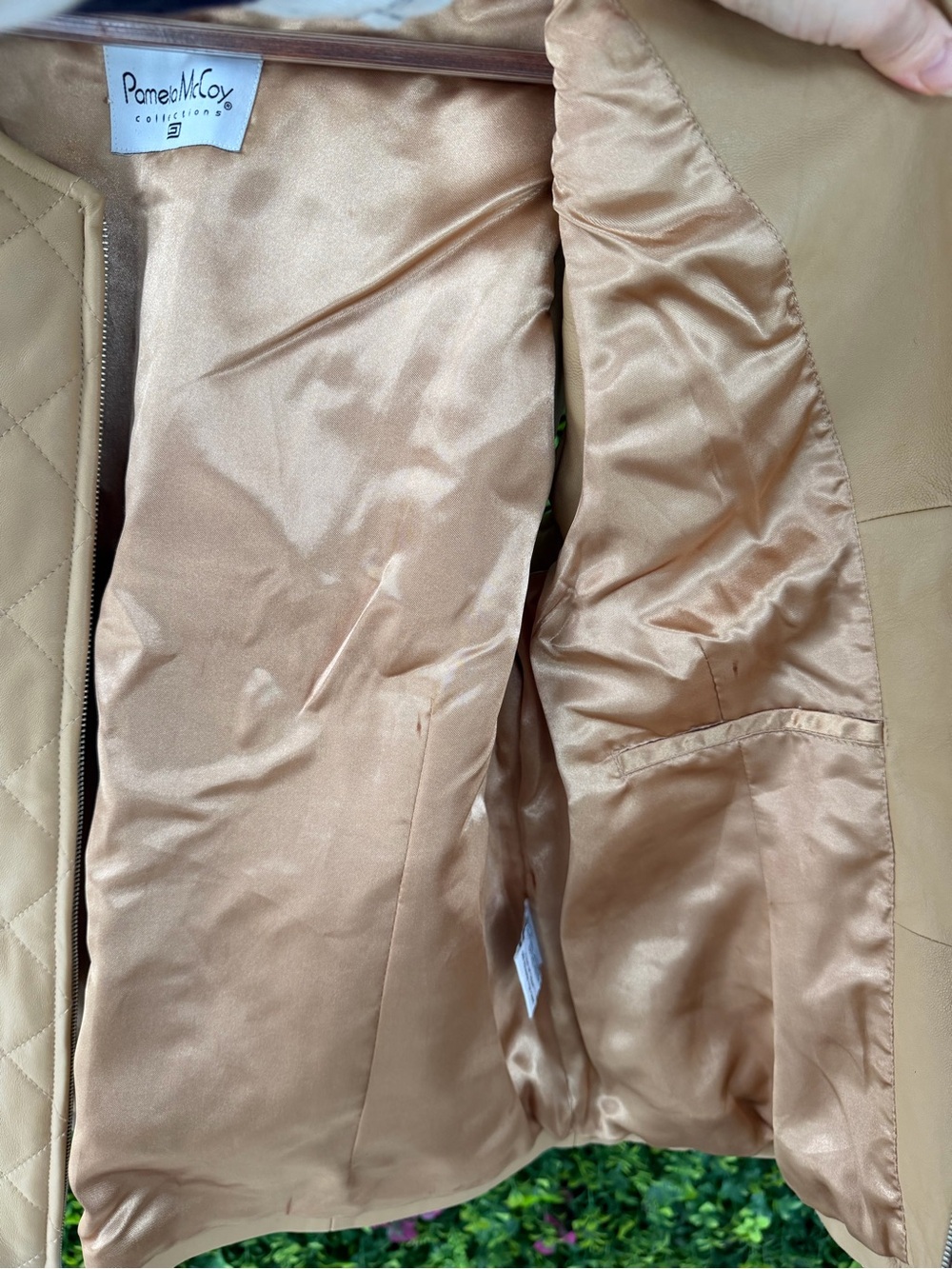 Pamela McCoy Genuine Leather Quilted Vest Size L Tan Beige Zip Front - Picture 9 of 11